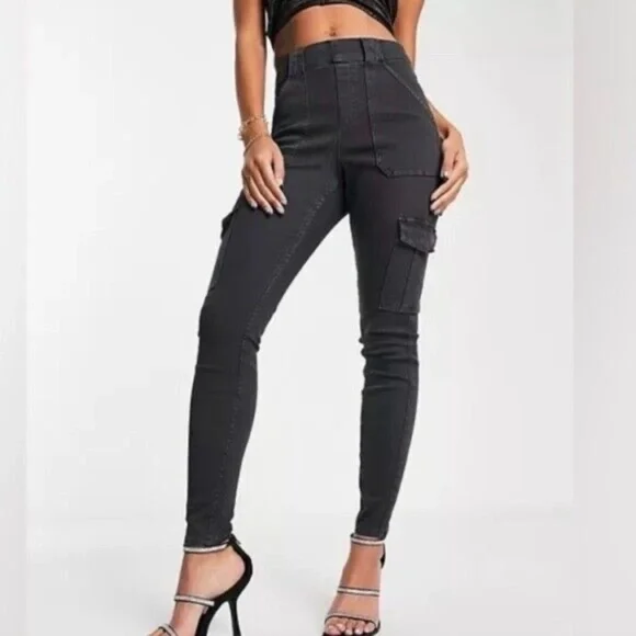 SPANX Black Ankle Cargo Leggings - Picture 8 of 16